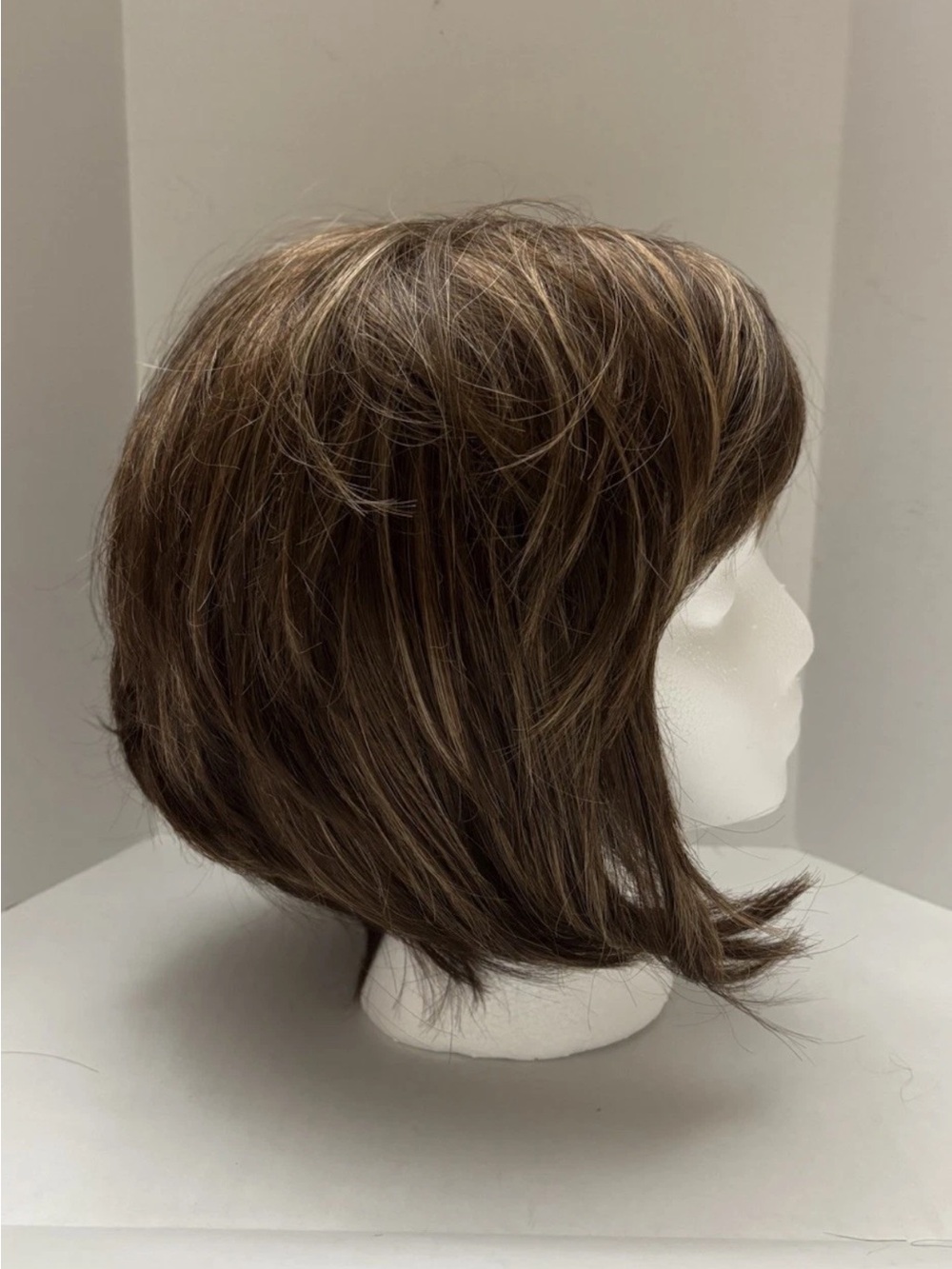 René of Paris Kian Wig Auburn Sugar Synthetic Layered Wig w/ Box & Tag Thailand